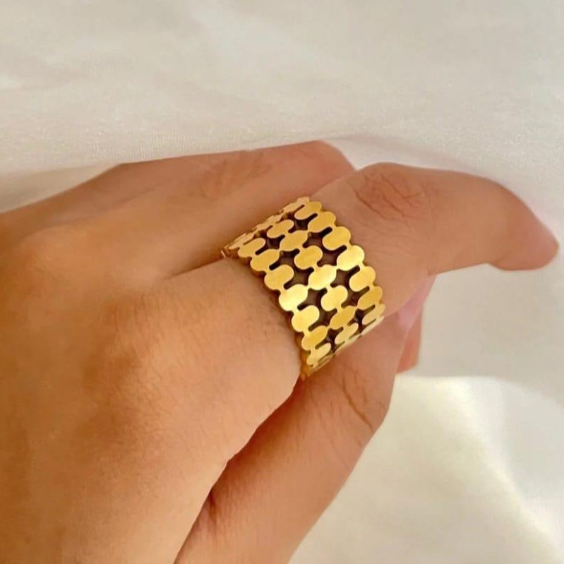 Modern Mesh Gold Ring
