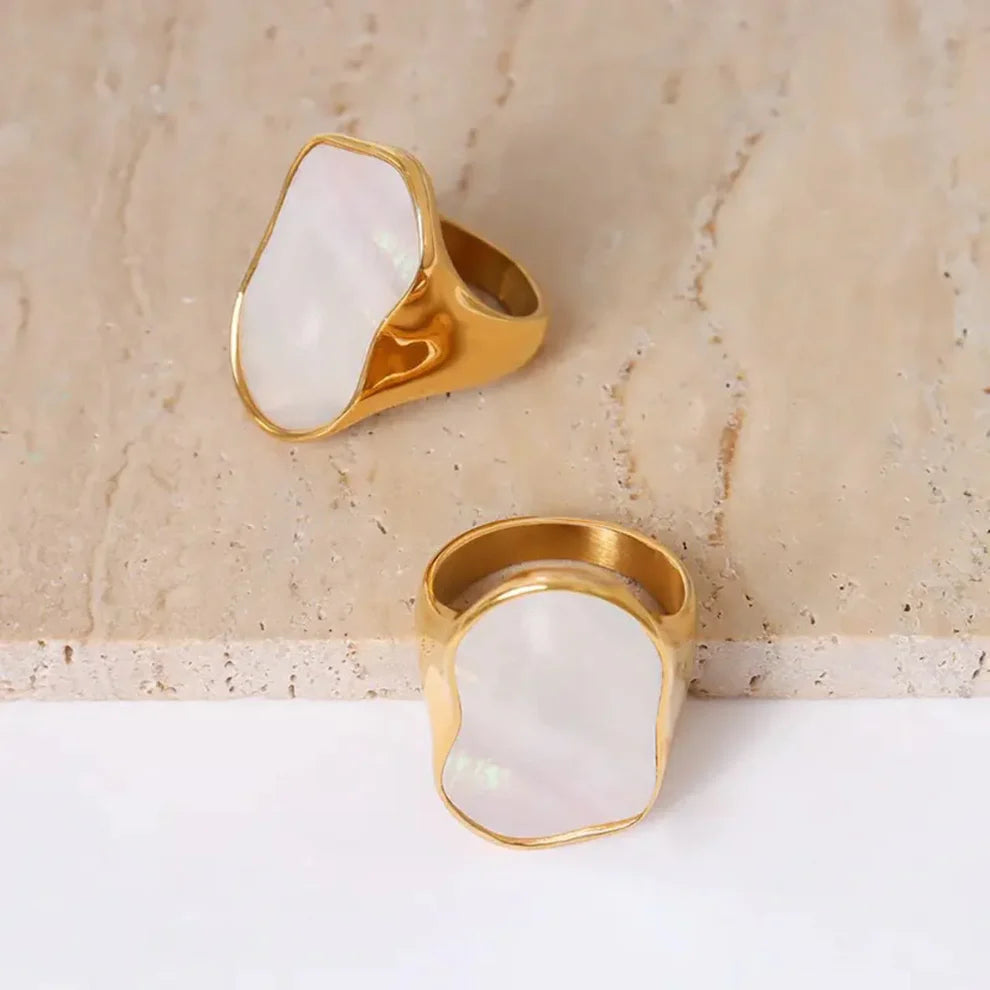 Luna Shell Ring