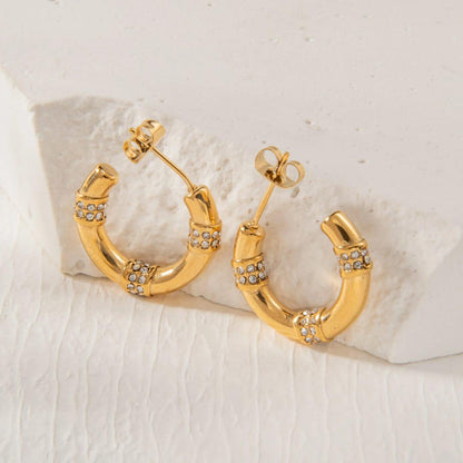 Classic Pearl Glow Stud Earrings