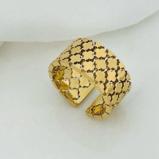 Golden Lattice Statement Ring